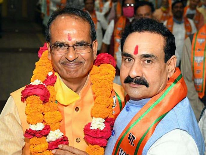Shivraj Singh's chair in danger? Home Minister Narottam Mishra suddenly left for Delhi | शिवराजसिंहांची खुर्ची धोक्यात? गृहमंत्री नरोत्तम मिश्रा अचानक दिल्ली रवाना