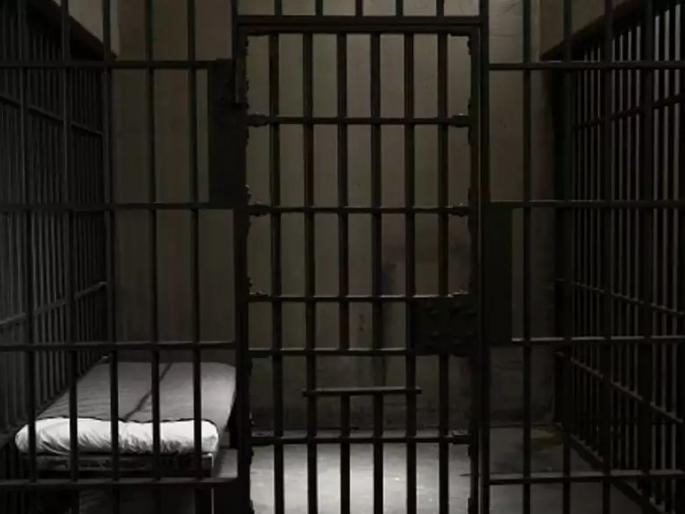 Prisoner Corona returns home on parole | पॅरोलवर घरी परतलेला कैदी कोरोना पॉझिटिव्ह Prisoner Corona returns home on parole | पॅरोलवर घरी परतलेला कैदी कोरोना पॉझिटिव्ह