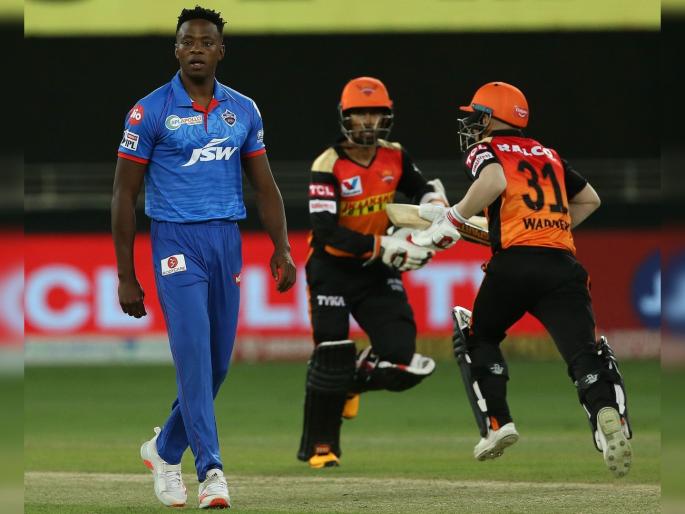 SRH vs DC Latest News : Wriddhiman Saha and David Warner hit half century; Sunrisers Hyderabad score 2/219 | SRH vs DC Latest News : डेव्हिड वॉर्नरच्या 'बर्थ डे'ला SRHच्या फलंदाजांनी पाडला धावांचा पाऊस