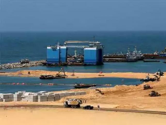 china aims to build houses roads in sri lanka | भारताला घेरण्याचा चीनचा कुटील डाव; श्रीलंका कर्जाच्या डोहात