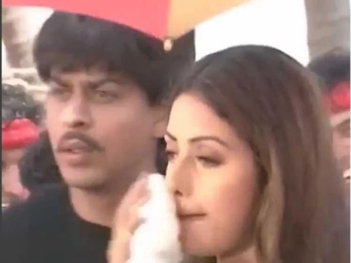 Sridevi and Shahrukh Khan army movie shooting video viral | VIDEO: शाहरुख-श्रीदेवीचा सेटवरचा २२ वर्ष जुना व्हिडीओ व्हायरल, एकदाच एकत्र केलं होतं काम! Sridevi and Shahrukh Khan army movie shooting video viral | VIDEO: शाहरुख-श्रीदेवीचा सेटवरचा २२ वर्ष जुना व्हिडीओ व्हायरल, एकदाच एकत्र केलं होतं काम!