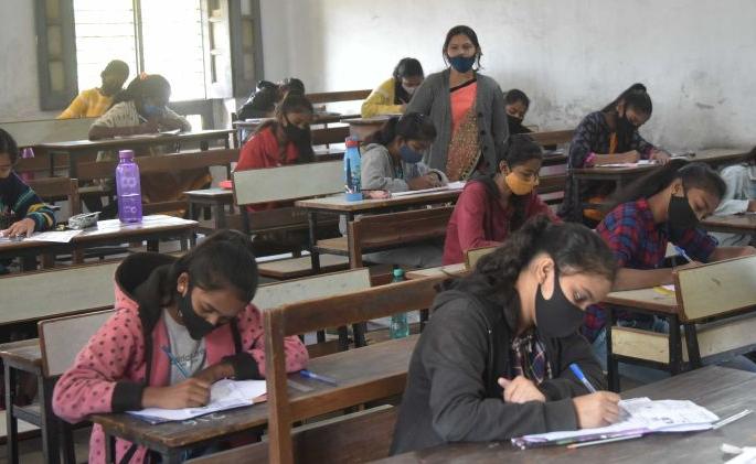 Students will get their own school center; The board will make an announcement soon | विद्यार्थ्यांना आपली शाळाच मिळणार सेंटर; बोर्ड लवकरच करणार घोषणा Students will get their own school center; The board will make an announcement soon | विद्यार्थ्यांना आपली शाळाच मिळणार सेंटर; बोर्ड लवकरच करणार घोषणा