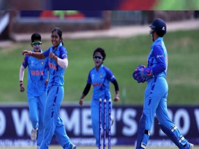 u 19 t20 world cup who is indias new sensation parshvi chopra take 4 wicket against sri lanka | Parshavi Chopra : वयाच्या 16 व्या वर्षी श्रीलंका टीमला घुमवणारी पार्शवी चोप्रा कोण आहे?