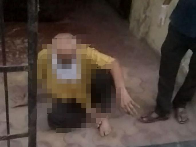 A heartbreaking incident, Kovid suspected elderly reptile descending from the fourth floor kalyan MMG | मन हेलावून टाकणारी घटना, कोरोना संशयीत वयोवृद्ध सरपटत चौथ्या मजल्यावरुन खाली