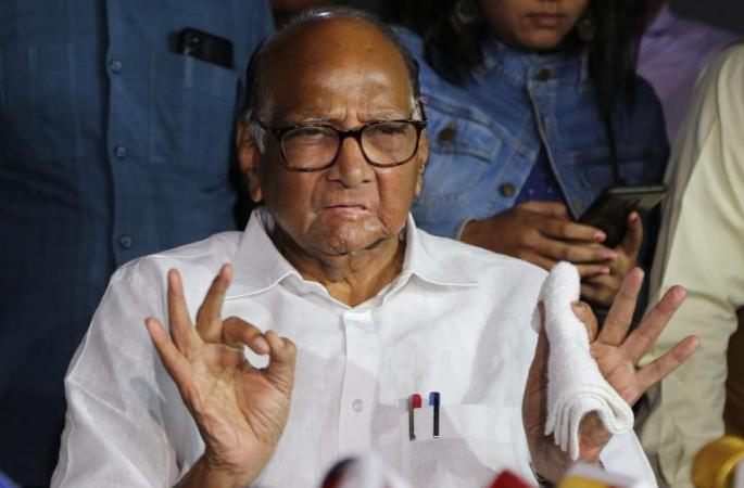 Avoid politics in times of crisis - Sharad Pawar | संकटसमयी राजकारण टाळायला हवे - शरद पवार