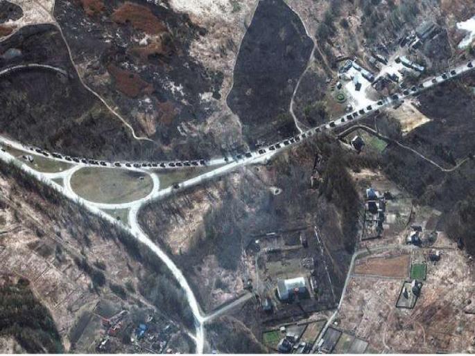 Russia-Ukraine War: Several large deployments of Russian ground forces, containing hundreds of military vehicles in ukraine Revealed from satellite photo | Russia-Ukraine War: पुतिन यांची २४ तासांची मुदत, यूक्रेनच्या रस्त्यांवर ६४ किमी रशियन सैन्याचा ताफा; सॅटेलाइट फोटोतून खुलासा Russia-Ukraine War: Several large deployments of Russian ground forces, containing hundreds of military vehicles in ukraine Revealed from satellite photo | Russia-Ukraine War: पुतिन यांची २४ तासांची मुदत, यूक्रेनच्या रस्त्यांवर ६४ किमी रशियन सैन्याचा ताफा; सॅटेलाइट फोटोतून खुलासा