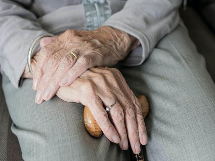 low in sodium body after 60 years of age many cases in hospital | उतारवयात छळतेय साेडियमची कमतरता! साठीनंतर कमी हाेताेय साेडियम low in sodium body after 60 years of age many cases in hospital | उतारवयात छळतेय साेडियमची कमतरता! साठीनंतर कमी हाेताेय साेडियम