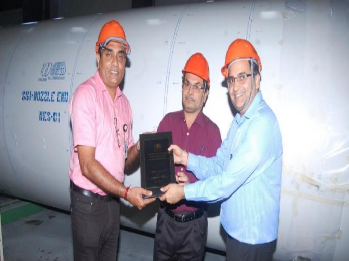 Production of short launcher for ISRO earnings | इस्रोच्या कमाईसाठी लघु प्रक्षेपकाची निर्मिती Production of short launcher for ISRO earnings | इस्रोच्या कमाईसाठी लघु प्रक्षेपकाची निर्मिती