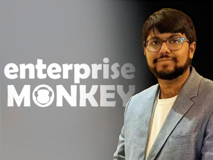 success story airport cleaning boy formed company turnover of 10 crore rupees | एअरपोर्टवर सफाई कर्मचाऱ्याचं काम पाहिलं; अन् आज कोट्यवधीच्या कंपनीचा मालक