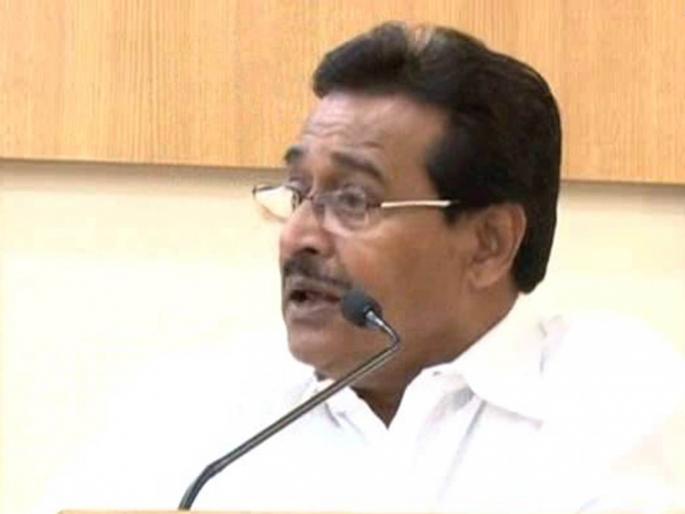 Dileep Sopals silent in the legislature session | दिलीप सोपलांचे विधीमंडळात मौन; प्रणिती शिंदे जोरात ! Dileep Sopals silent in the legislature session | दिलीप सोपलांचे विधीमंडळात मौन; प्रणिती शिंदे जोरात !