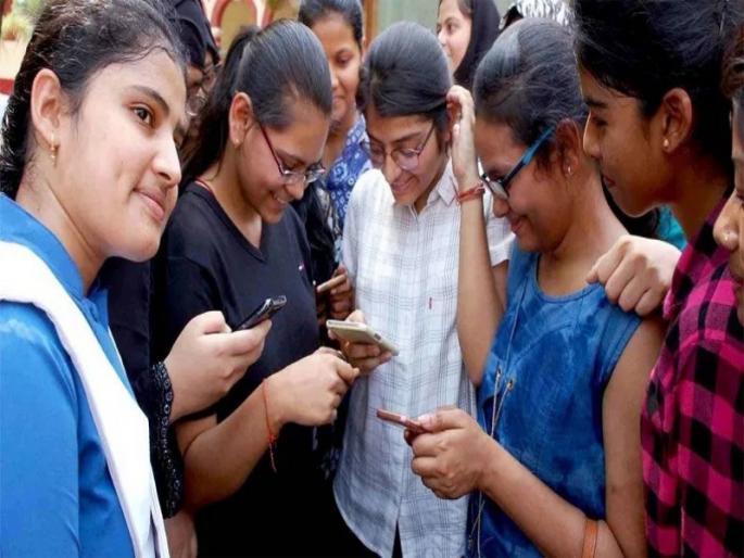 Slow writing speed, copy-free campaign Decline in 10th result this year | SSC Result 2023: लिखाणाचा वेग कमी, कॉपीमुक्त अभियान; यंदा दहावी निकालात घसरण Slow writing speed, copy-free campaign Decline in 10th result this year | SSC Result 2023: लिखाणाचा वेग कमी, कॉपीमुक्त अभियान; यंदा दहावी निकालात घसरण