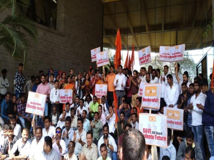 In the case of cancelled marks of 10th oral exam, injustice on students | दहावीच्या तोंडी परीक्षेचे गुण रदद् केल्याने विद्यार्थ्यांवर अन्याय  In the case of cancelled marks of 10th oral exam, injustice on students | दहावीच्या तोंडी परीक्षेचे गुण रदद् केल्याने विद्यार्थ्यांवर अन्याय