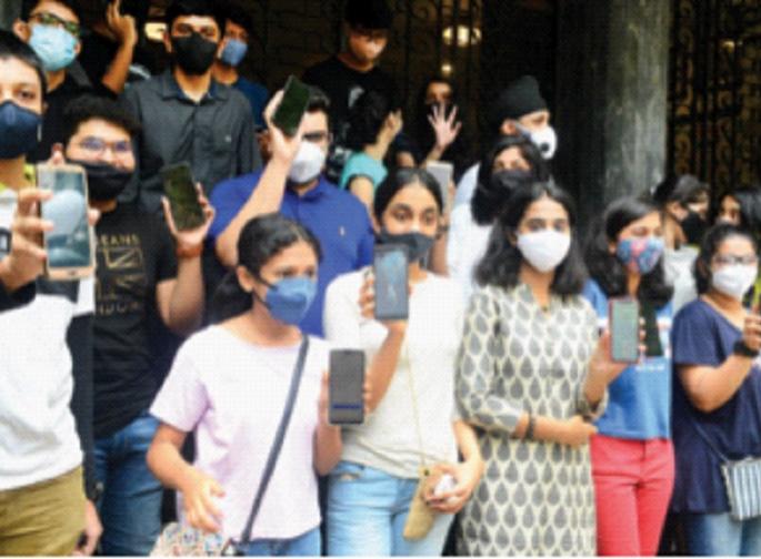 Tenth marks will be available in schools from 9th August | ९ ऑगस्टपासून शाळांमध्ये मिळणार दहावीची गुणपत्रिका Tenth marks will be available in schools from 9th August | ९ ऑगस्टपासून शाळांमध्ये मिळणार दहावीची गुणपत्रिका