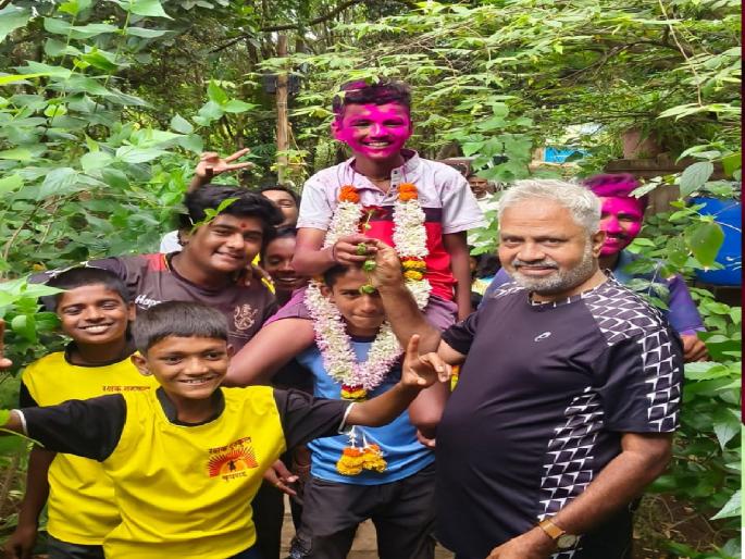 Sons of wage laborers in Sangli passed the 10th examination, Dr. Nitin Nayak led the procession | SSC Result2024: काठावर पास होणाऱ्या मुलांची सांगलीत मिरवणूक, आव्हान स्वीकारुन मिळविले चांगले यश Sons of wage laborers in Sangli passed the 10th examination, Dr. Nitin Nayak led the procession | SSC Result2024: काठावर पास होणाऱ्या मुलांची सांगलीत मिरवणूक, आव्हान स्वीकारुन मिळविले चांगले यश