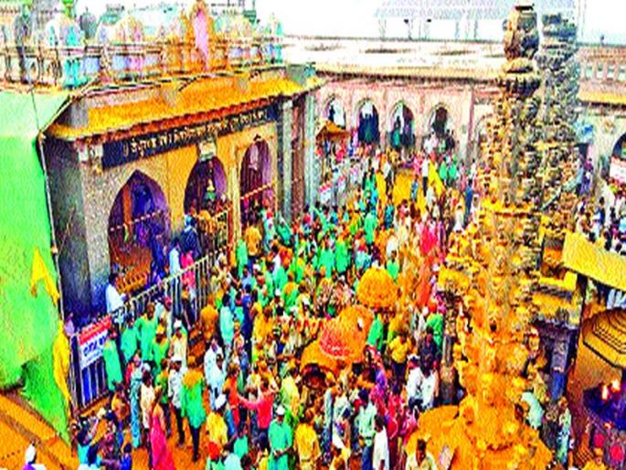 Jejuriagad Dumdum in the yalakot yelkot yard | ‘येळकोट येळकोट’च्या गजरात जेजुरीगड दुमदुमला Jejuriagad Dumdum in the yalakot yelkot yard | ‘येळकोट येळकोट’च्या गजरात जेजुरीगड दुमदुमला