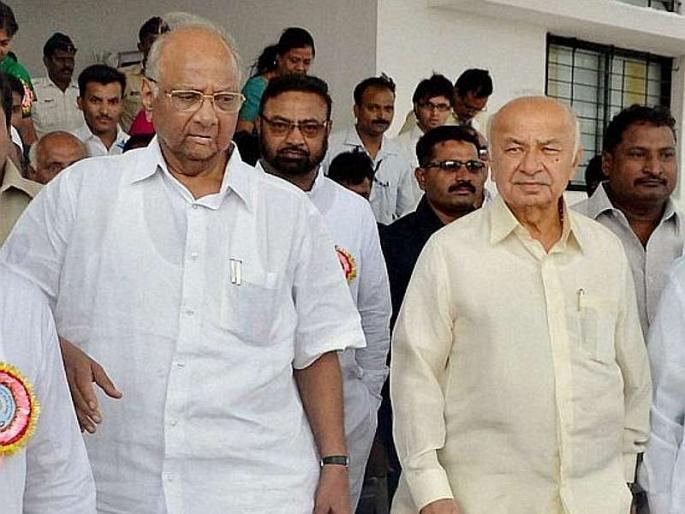 Sushilkumar Shinde will be elected Congress President, Today meet rahul gandhi | गांधी कुटुंबीयांचं ठरलंय, सुशीलकुमार शिंदेच होणार काँग्रेसचे अध्यक्ष ? Sushilkumar Shinde will be elected Congress President, Today meet rahul gandhi | गांधी कुटुंबीयांचं ठरलंय, सुशीलकुमार शिंदेच होणार काँग्रेसचे अध्यक्ष ?