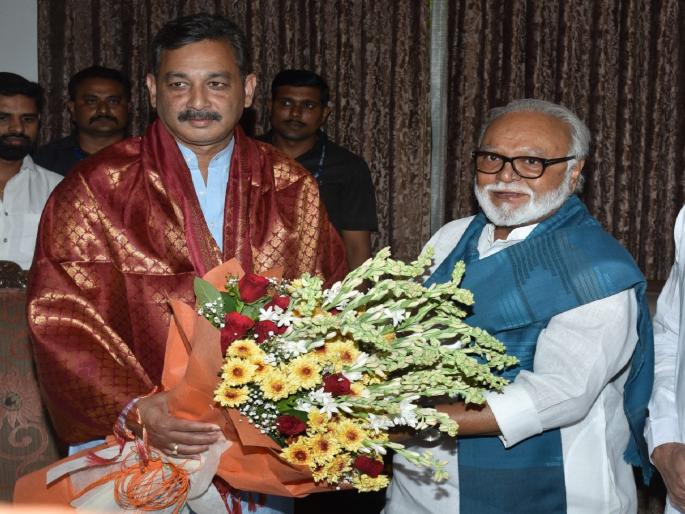 I am a descendant, but Chhagan Bhujbal is the true heir of Shahu Maharaj's thoughts. MP Chhatrapati Sambhaji Raje | मी वंशज, पण छगन भुजबळ हे शाहू महाराजांच्या विचारांचे खरे वारसदार – खा. छत्रपती संभाजीराजे I am a descendant, but Chhagan Bhujbal is the true heir of Shahu Maharaj's thoughts. MP Chhatrapati Sambhaji Raje | मी वंशज, पण छगन भुजबळ हे शाहू महाराजांच्या विचारांचे खरे वारसदार – खा. छत्रपती संभाजीराजे