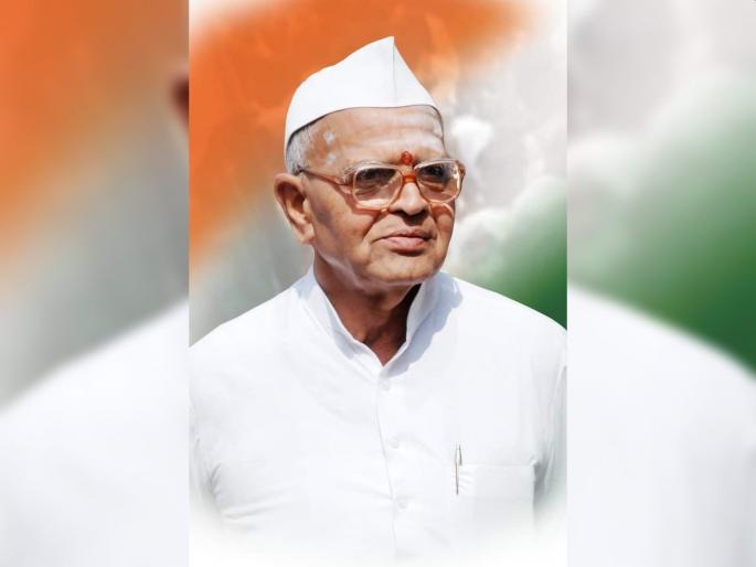Former MLA Alure Guruji passes away; He breathed his last at a hospital in Solapur | माजी आमदार आलुरे गुरुजी यांचं निधन; सोलापूरच्या रुग्णालयात घेतला अखेरचा श्वास
