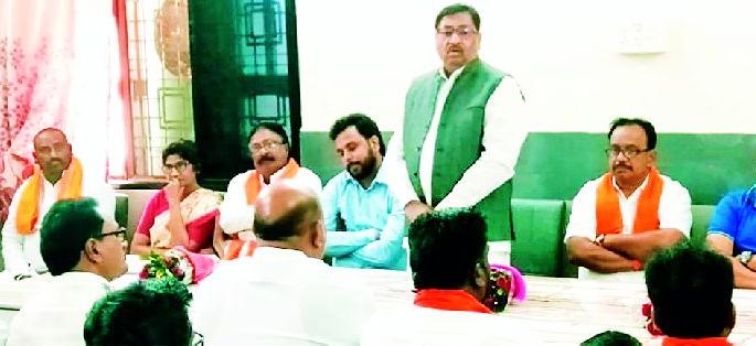 Shiv Sena will take aggressive role for crop insurance | पीक विम्याकरिता शिवसेना घेणार आक्रमक भूमिका Shiv Sena will take aggressive role for crop insurance | पीक विम्याकरिता शिवसेना घेणार आक्रमक भूमिका