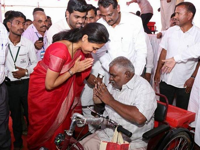 Second demand for Supriya Sule to Thackeray government, approves for persons with disabilities on disability day | सुप्रिया सुळेंची दुसरी मागणी, अपंगदिनी दिव्यांग बांधवांसाठी सरकारला साकडे Second demand for Supriya Sule to Thackeray government, approves for persons with disabilities on disability day | सुप्रिया सुळेंची दुसरी मागणी, अपंगदिनी दिव्यांग बांधवांसाठी सरकारला साकडे