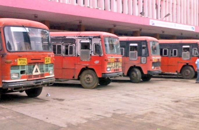 60 bus trips to Amravati, Yavatmal, Buldana districts | अमरावती, यवतमाळ, बुलडाणा जिल्ह्यासाठी ६० बस फेऱ्या
