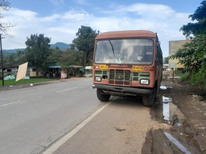 One of Mulshi taluka died on the spot after being found under ST bus | एस टी बस खाली सापडून मुळशी तालुक्यातील एकाचा जागीच मृत्यू One of Mulshi taluka died on the spot after being found under ST bus | एस टी बस खाली सापडून मुळशी तालुक्यातील एकाचा जागीच मृत्यू