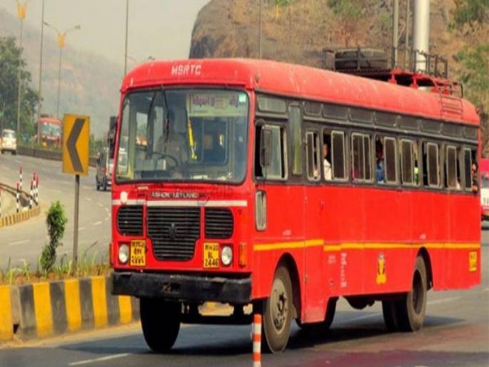 Electricity fell on a running bus | धावत्या बसवर कोसळली वीज Electricity fell on a running bus | धावत्या बसवर कोसळली वीज