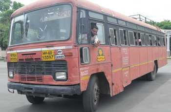 49 buses departed from Nagpur on the first day | नागपुरातून पहिल्या दिवशी सुटल्या ४९ बसेस 49 buses departed from Nagpur on the first day | नागपुरातून पहिल्या दिवशी सुटल्या ४९ बसेस