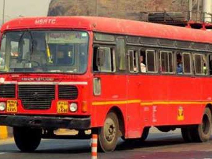 Delay in bus service due to lack of managers | व्यवस्थापकांच्या दुर्लक्षामुळे बससेवेला विलंब Delay in bus service due to lack of managers | व्यवस्थापकांच्या दुर्लक्षामुळे बससेवेला विलंब