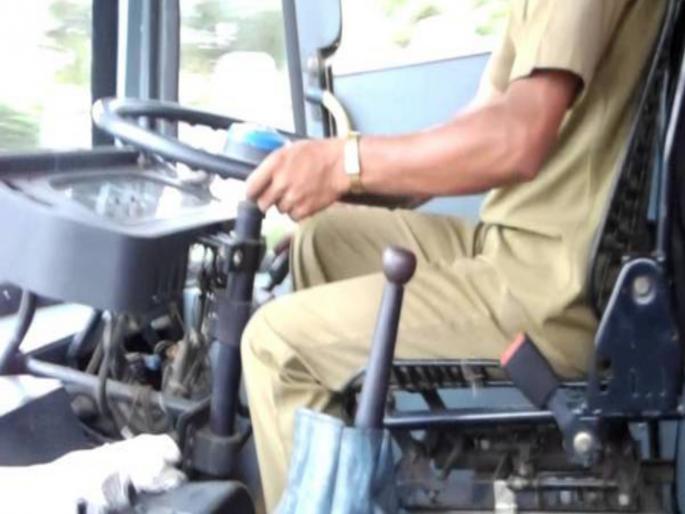 ST driver lost control; Fatal accident in Indapur, 15 passengers injured | Indapur Accident: एसटी चालकाचे नियंत्रण सुटले; इंदापूरात भीषण अपघात, 15 प्रवासी जखमी ST driver lost control; Fatal accident in Indapur, 15 passengers injured | Indapur Accident: एसटी चालकाचे नियंत्रण सुटले; इंदापूरात भीषण अपघात, 15 प्रवासी जखमी
