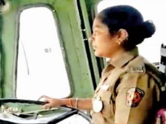 Nine women from Sangli depot drive ST buses with great care, passengers are amazed | सांगली आगारातील ‘त्या’ नऊ जणी सफाईदारपणे चालवतात ‘लालपरी’, प्रवासी होतात आश्चर्यचकित Nine women from Sangli depot drive ST buses with great care, passengers are amazed | सांगली आगारातील ‘त्या’ नऊ जणी सफाईदारपणे चालवतात ‘लालपरी’, प्रवासी होतात आश्चर्यचकित