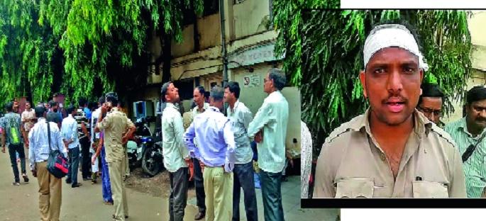 Uttare st Beating the carrier | उत्रेत एस.टी. वाहकास मारहाण - :कोतोली फाटा ते नणुंद्रेपर्यंतची एस.टी.सहा तास बंद Uttare st Beating the carrier | उत्रेत एस.टी. वाहकास मारहाण - :कोतोली फाटा ते नणुंद्रेपर्यंतची एस.टी.सहा तास बंद