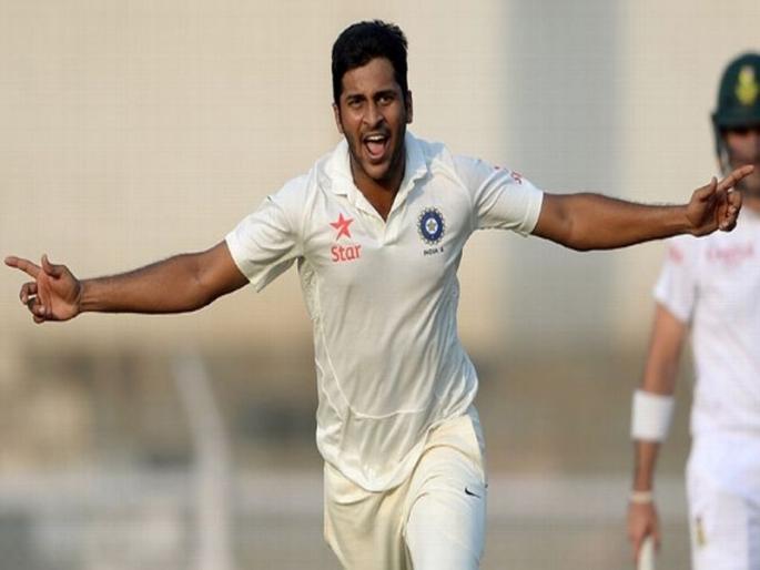 IND vs WI: Shardul Thakur finally got opportunity after two years of deliberations with the team | IND vs WI : दोन वर्ष संघासोबत भ्रमंती केल्यानंतर शार्दूल ठाकूरला अखेर मिळाली संधी 