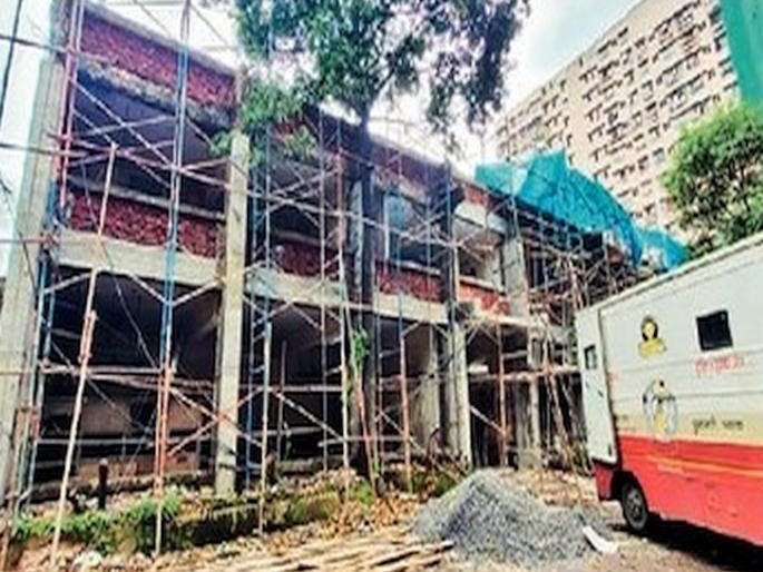The renovation of the divisional office has finally started, the 'wheel' of ST turned due to 'Lokmat' | विभागीय कार्यालयाची डागडुजी अखेर सुरु, 'लोकमत'मुळे फिरले एसटीचे 'चाक' The renovation of the divisional office has finally started, the 'wheel' of ST turned due to 'Lokmat' | विभागीय कार्यालयाची डागडुजी अखेर सुरु, 'लोकमत'मुळे फिरले एसटीचे 'चाक'