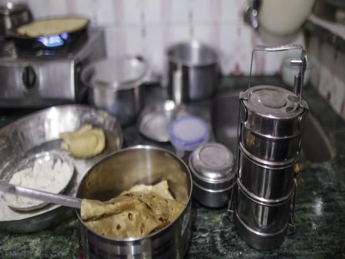 Be careful if you eat leftovers from the night before in the morning; stale food can be harmful to health | रात्रीचे उरलेले अन्नपदार्थ सकाळी खात असाल तर सावधान; शिळे अन्न ठरू शकते आरोग्यासाठी घातक Be careful if you eat leftovers from the night before in the morning; stale food can be harmful to health | रात्रीचे उरलेले अन्नपदार्थ सकाळी खात असाल तर सावधान; शिळे अन्न ठरू शकते आरोग्यासाठी घातक