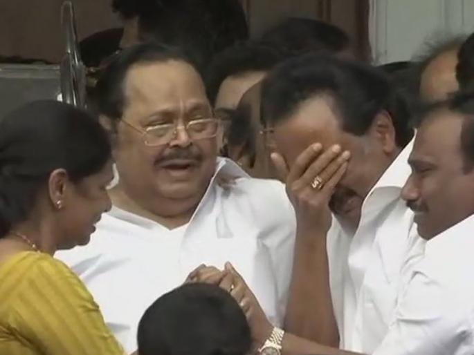 Can I Call You Appa One Last Time": A Son's Moving Poem For Karunanidhi | Karunanidhi Death: मी एकदा शेवटची 'अप्पा' अशी हाक मारू का? स्टॅलिन यांची करुणानिधींवर कविता Can I Call You Appa One Last Time": A Son's Moving Poem For Karunanidhi | Karunanidhi Death: मी एकदा शेवटची 'अप्पा' अशी हाक मारू का? स्टॅलिन यांची करुणानिधींवर कविता