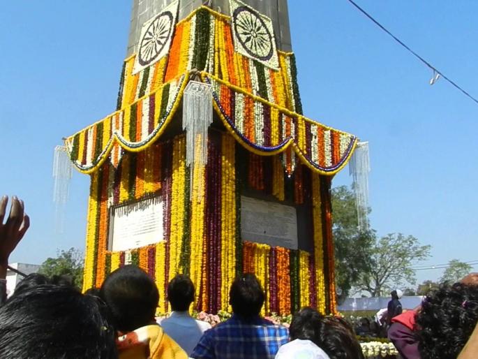 Today's important meeting of the villagers in Koregaon-Bhima, due to the violence in Maharashtra; | महाराष्ट्रात हिंसाचाराला कारण ठरलेल्या कोरेगाव-भीमामध्ये आज ग्रामस्थांची महत्वपूर्ण बैठक, निर्णयाकडे लागले सर्वांचे लक्ष Today's important meeting of the villagers in Koregaon-Bhima, due to the violence in Maharashtra; | महाराष्ट्रात हिंसाचाराला कारण ठरलेल्या कोरेगाव-भीमामध्ये आज ग्रामस्थांची महत्वपूर्ण बैठक, निर्णयाकडे लागले सर्वांचे लक्ष