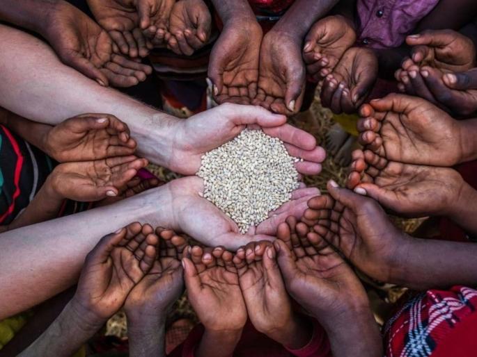 Special Article on People in the increasingly rich world suffer from hunger | विशेष लेख: श्रीमंत होत चाललेल्या जगातले लोक उपासमार सोसतात, कारण... Special Article on People in the increasingly rich world suffer from hunger | विशेष लेख: श्रीमंत होत चाललेल्या जगातले लोक उपासमार सोसतात, कारण...
