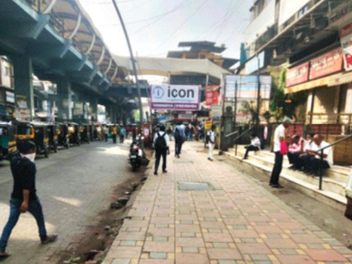 Dryness everywhere in the Dombivli railway station area | डोंबिवली रेल्वेस्थानक परिसरात सर्वत्र शुकशुकाट Dryness everywhere in the Dombivli railway station area | डोंबिवली रेल्वेस्थानक परिसरात सर्वत्र शुकशुकाट