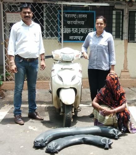 Striking action of the Excise Department | उत्पादन शुल्क विभागाची धडक कारवाई : ८३० लिटर मोहाची दारू जप्त Striking action of the Excise Department | उत्पादन शुल्क विभागाची धडक कारवाई : ८३० लिटर मोहाची दारू जप्त