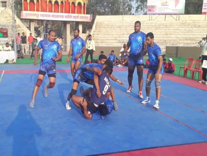 Chhatrapati Shivaji Maharaj Trophy Kabaddi: Mumbai City In Men's Division, Mumbai Suburban division enter knockout round | छत्रपती शिवाजी महाराज चषक कबड्डी : मुंबई शहर पुरुष विभागात, तर मुंबई उपनगर महिला विभागाच्या बाद फेरीत  Chhatrapati Shivaji Maharaj Trophy Kabaddi: Mumbai City In Men's Division, Mumbai Suburban division enter knockout round | छत्रपती शिवाजी महाराज चषक कबड्डी : मुंबई शहर पुरुष विभागात, तर मुंबई उपनगर महिला विभागाच्या बाद फेरीत
