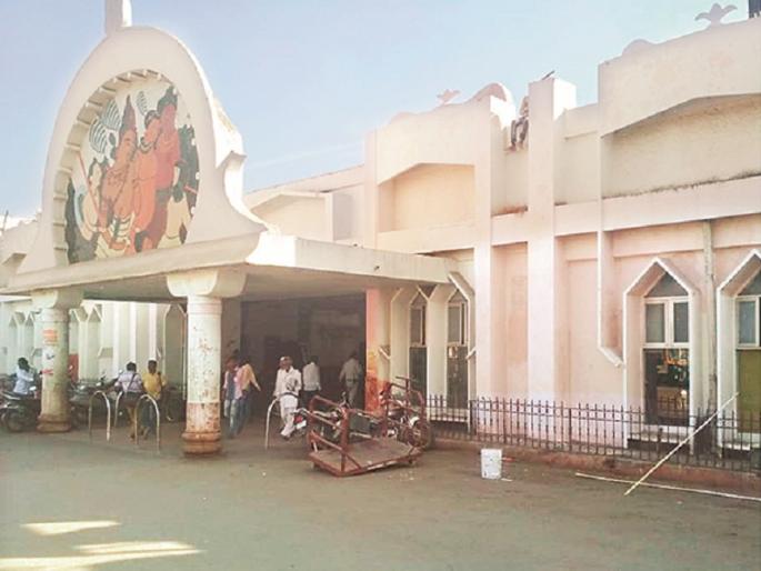 Aurangabad's model railway station's second phase will be delayed for 3 years! | औरंगाबादच्या मॉडेल रेल्वेस्टेशनचा दुसरा टप्पा ३ वर्षांपासून कागदावरच...! Aurangabad's model railway station's second phase will be delayed for 3 years! | औरंगाबादच्या मॉडेल रेल्वेस्टेशनचा दुसरा टप्पा ३ वर्षांपासून कागदावरच...!