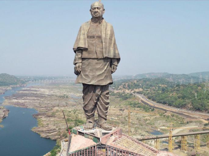 Migratory migrations in the 'Statue of Unity' area; Opportunity for Sea-Plane Services? | ‘स्टॅच्यू ऑफ युनिटी’ परिसरातील मगरींचे स्थलांतर; सी-प्लेन सेवेसाठी खटाटोप?