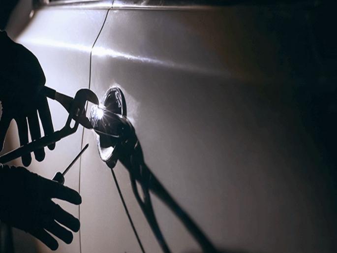 An unknown person stole a taxi in Amravati | 'तो' चक्क टॅक्सीच घेऊन पळाला; पोलिसांनी केला अज्ञाताविरोधात गुन्हा दाखल