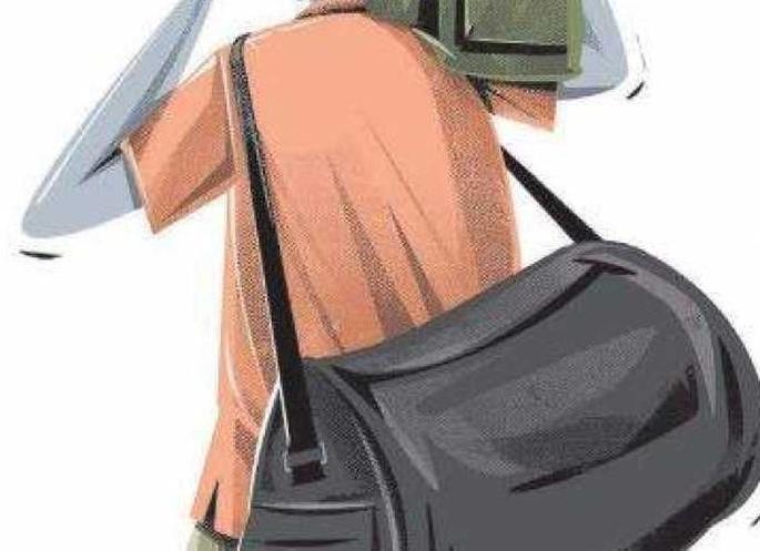 Those returning from the other district will have to stay in the house for 20 days | परजिल्ह्यातून परतणाऱ्यांना राहावे लागणार २० दिवस घरात Those returning from the other district will have to stay in the house for 20 days | परजिल्ह्यातून परतणाऱ्यांना राहावे लागणार २० दिवस घरात