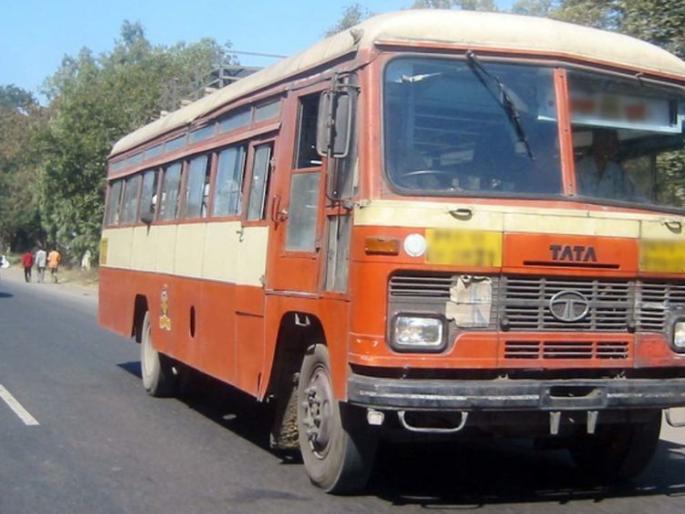 In two days, 36 buses ran 19,000 km; earn Only 5 lakhs | दोन दिवसांत ३६ बसेस १९ हजार किमी धावल्या; हाती पडले केवळ ५ लाख! In two days, 36 buses ran 19,000 km; earn Only 5 lakhs | दोन दिवसांत ३६ बसेस १९ हजार किमी धावल्या; हाती पडले केवळ ५ लाख!