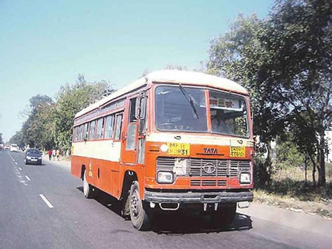 ST suffered a loss of Rs 800 crore | एसटीला झाला आठशे कोटींचा तोटा ST suffered a loss of Rs 800 crore | एसटीला झाला आठशे कोटींचा तोटा