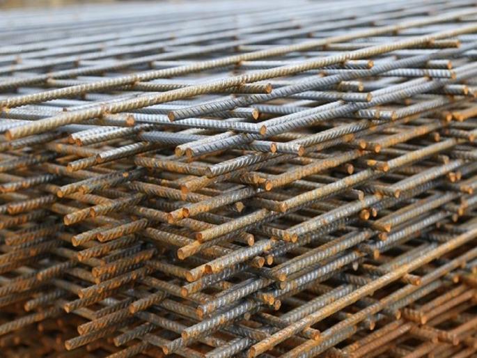 The steel prices tumbled again due to lack of demand | स्टीलच्या दरातील तेजी हळूहळू उतरली, मागणीअभावी दर पुन्हा गडगडले The steel prices tumbled again due to lack of demand | स्टीलच्या दरातील तेजी हळूहळू उतरली, मागणीअभावी दर पुन्हा गडगडले