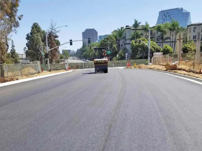 Rain-proof roads to be made from steel waste, waste sustainability experiment in Arunachal Pradesh | स्टीलच्या कचऱ्यापासून बनविणार पावसात खराब न होणारे रस्ते, अरुणाचल प्रदेशमध्ये टाकाऊपासून टिकावूचा प्रयोग Rain-proof roads to be made from steel waste, waste sustainability experiment in Arunachal Pradesh | स्टीलच्या कचऱ्यापासून बनविणार पावसात खराब न होणारे रस्ते, अरुणाचल प्रदेशमध्ये टाकाऊपासून टिकावूचा प्रयोग