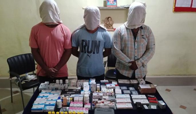 Illegal business of 'steroid injection' exposed in Akola | अकोल्यात ‘स्टेरॉइड इंजेक्शन’च्या गोरखधंद्याचा पर्दाफाश